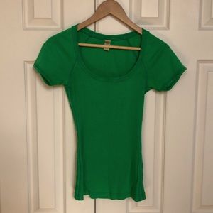 🚨 Green ribbed cotton tee 🚨